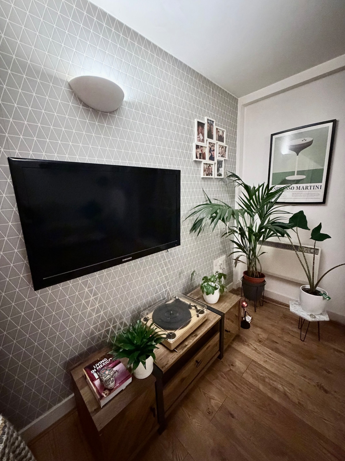 Top performing Airbnb: Northern Quarter Apartment Relaxed Late Check-Out in Greater Manchester