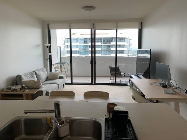 Modern 1 Br Apartment With Water Views - Auburn