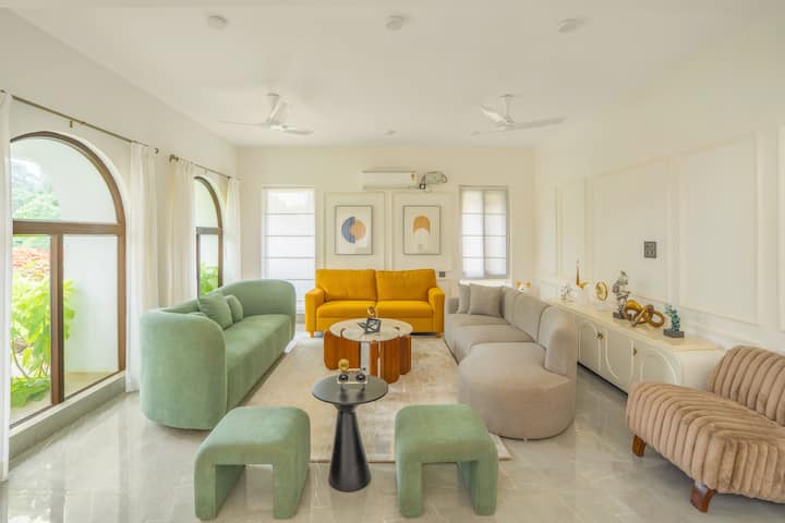 Living room image 8
