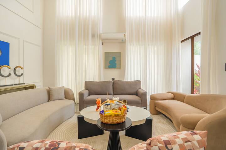 Living room image 2
