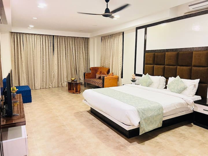 Bedroom 1 image 4