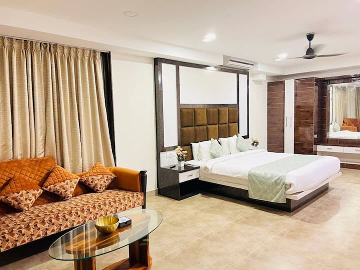 Bedroom 1 image 2