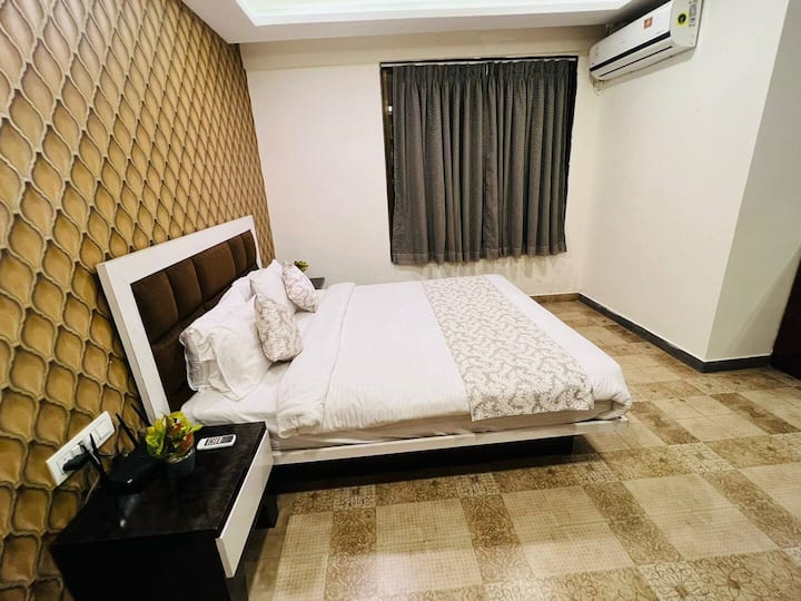Bedroom 4 image 1