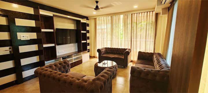 Living room image 2