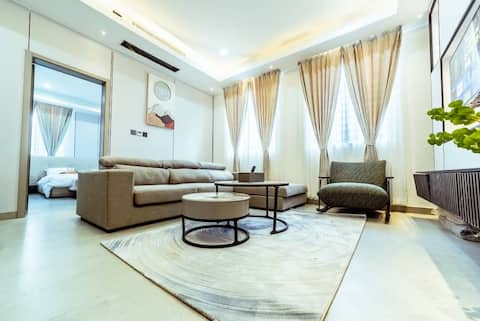 Fully Furnished 1BR Apt | Pool • Gym • Airpot prox