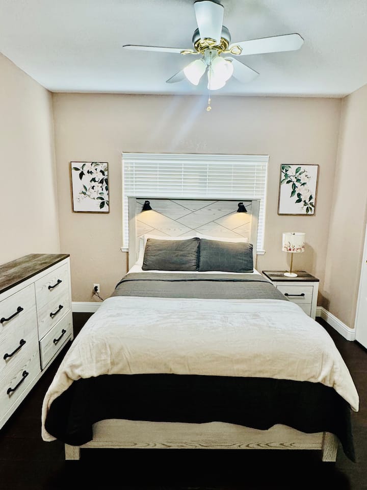 מיטת קווין למטה 