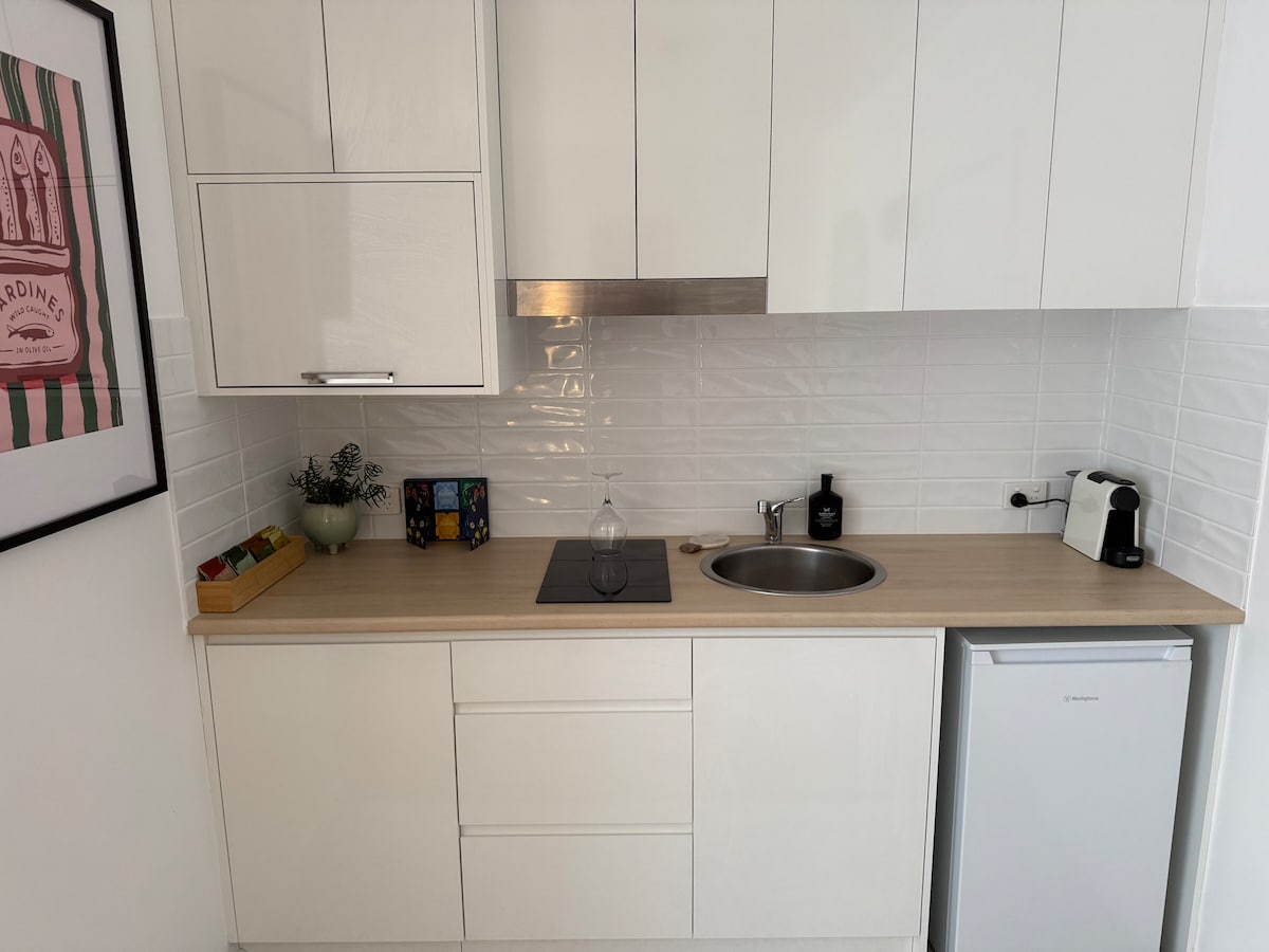 Popular Airbnb listing: East Melbourne Studio on Hotham in East Melbourne