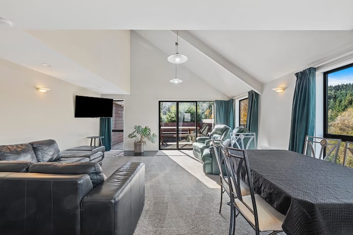 Hanmer Haven, Mountain Views, Forest & Games Room - Hanmer Springs