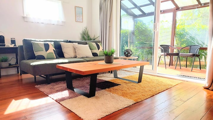 Freshly Renovated, Private & Great Location! - New Plymouth