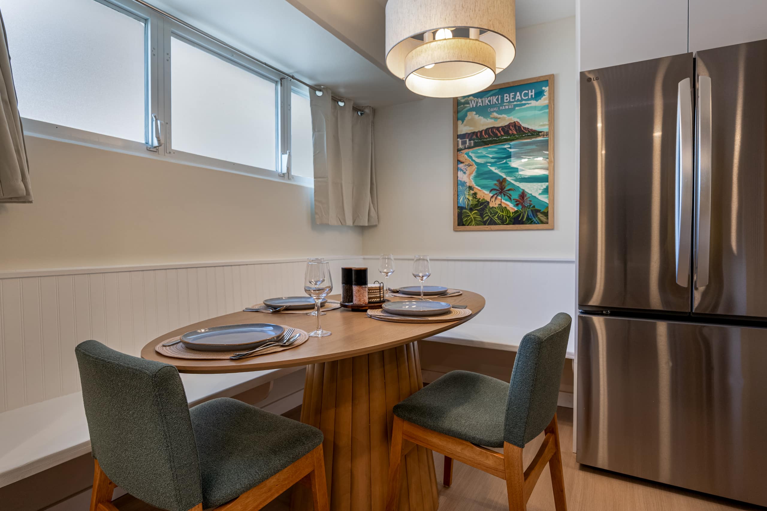 NEW Modern Luxury Cove, Free Parking, 3m to Beach - Image 9
