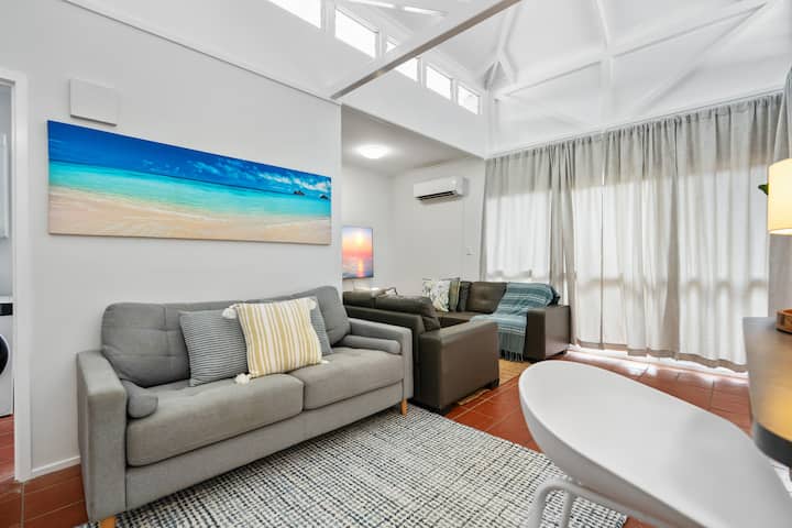 Coconut Beach Retreat - Mission Beach