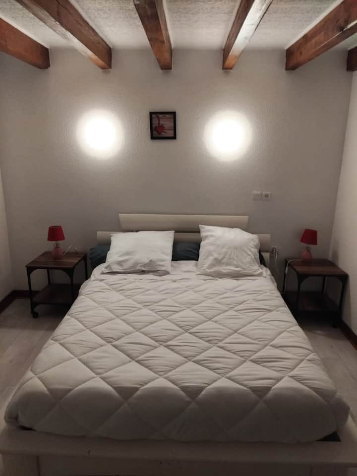 საძინებელი 1