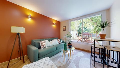 Airbnb performant: A countryside feel 10 min from Paris / RER C 150 m away à Vitry Sur Seine