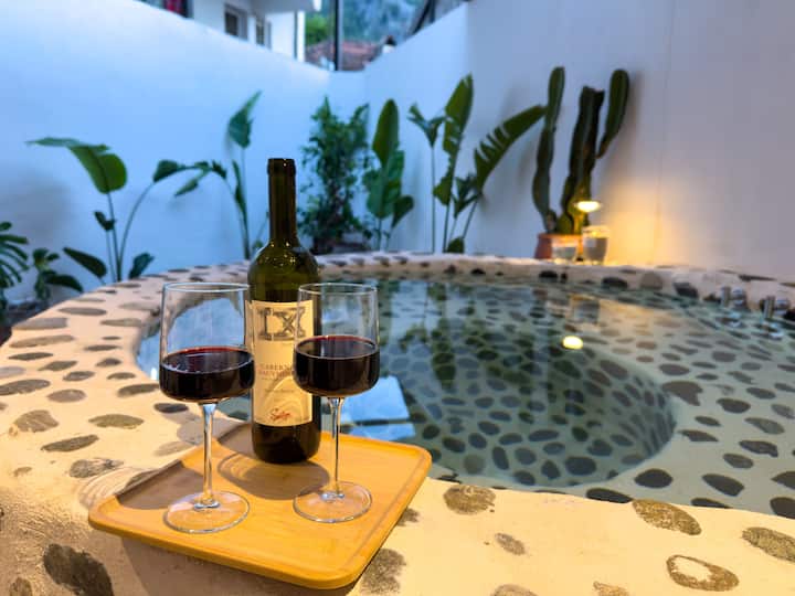 Corner House In Fethiye Center W/ Patio & Jakuzzi -