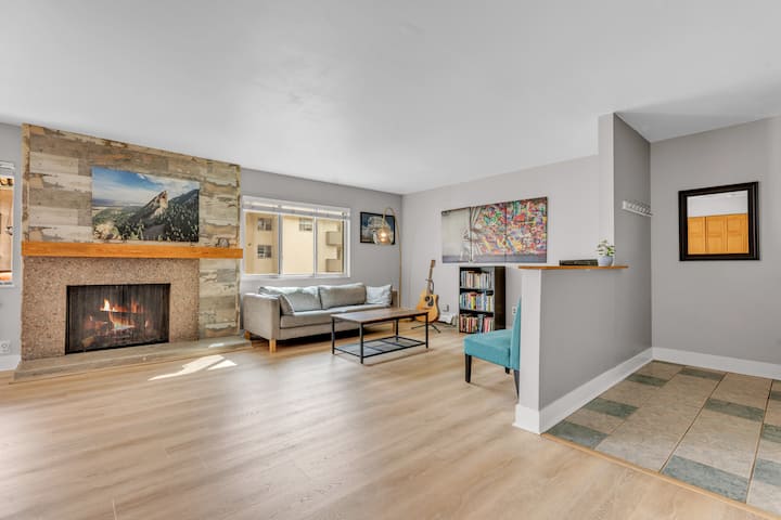 Modern 2 Bed 1 Bath Condo With Foothill Views - Boulder, CO