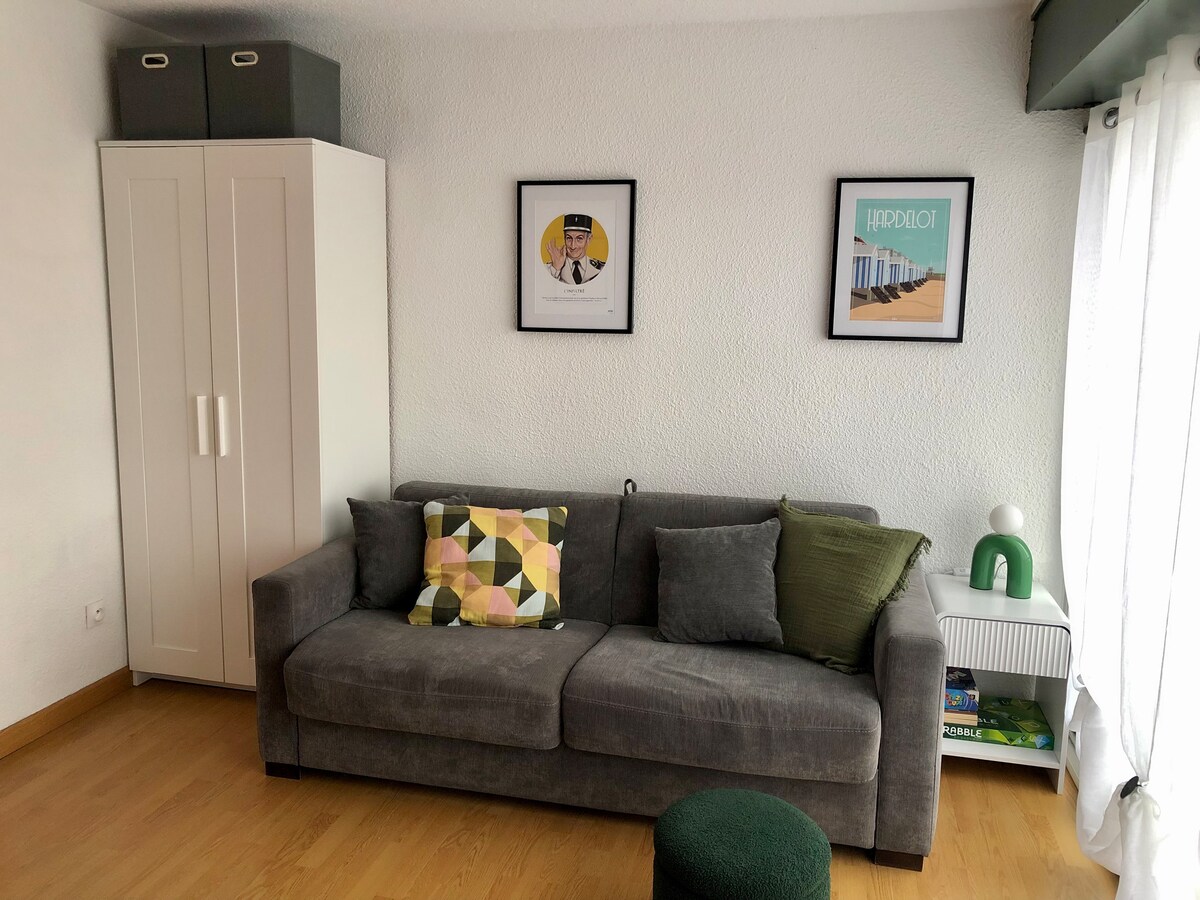 Top Airbnb: Studio cabin downtown and 5 min from the beach à Neufchâtel Hardelot