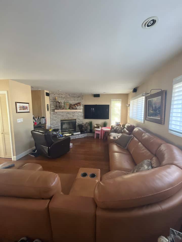 Ryder Cup Retreat - Spacious Stay Near Course - Huntington, NY