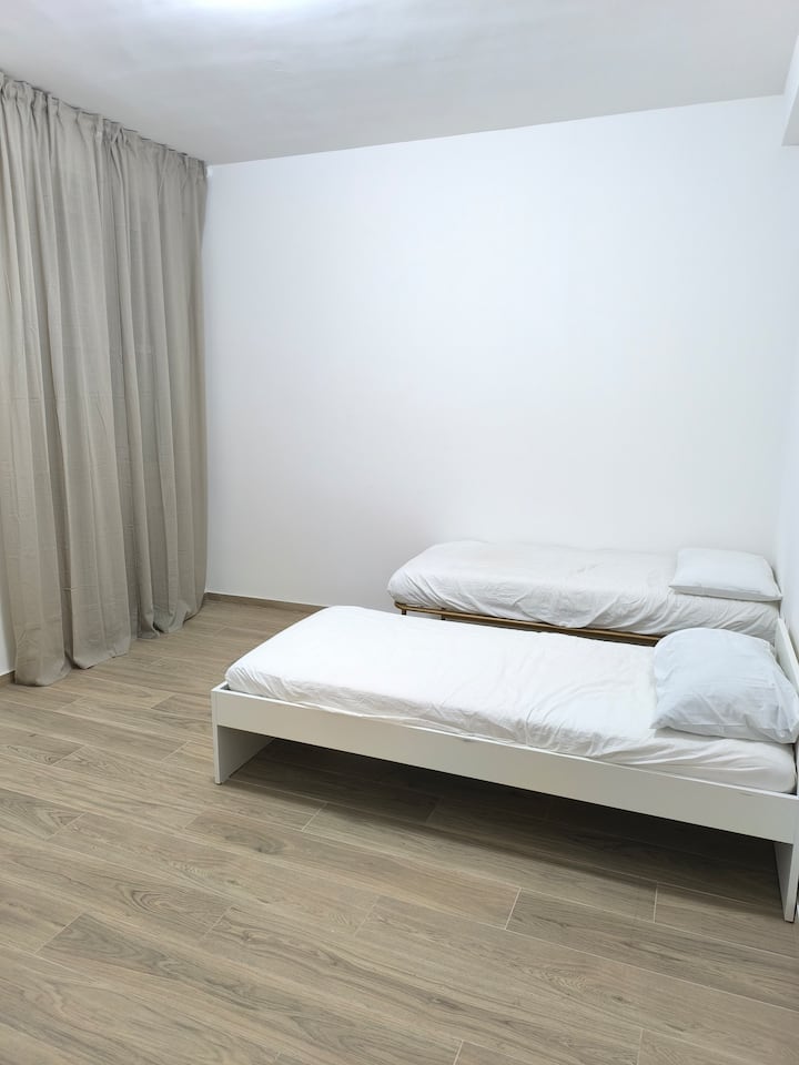 Спалня 2