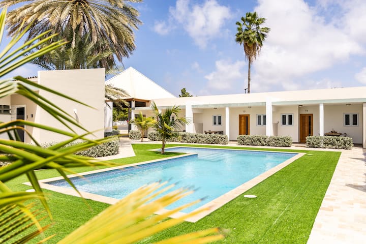 Tropical Resort Apartment With Pool Just In Front - Curaçao