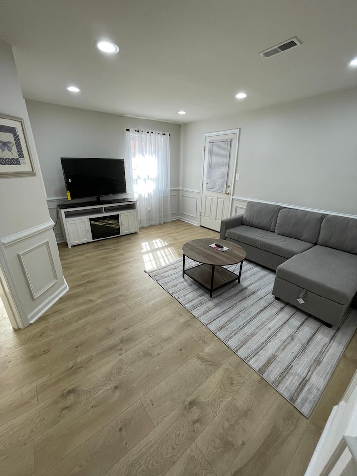 Comfortable & Private Apartment! - Fairfax, VA