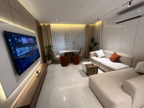 Luxury Hotel Apartment | 3 Bedrooms – Prime and Elegant Location