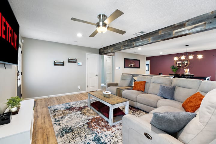 Dfw Mid-cities Oasis: Pool + Hot Tub+fire Pit - North Richland Hills, TX
