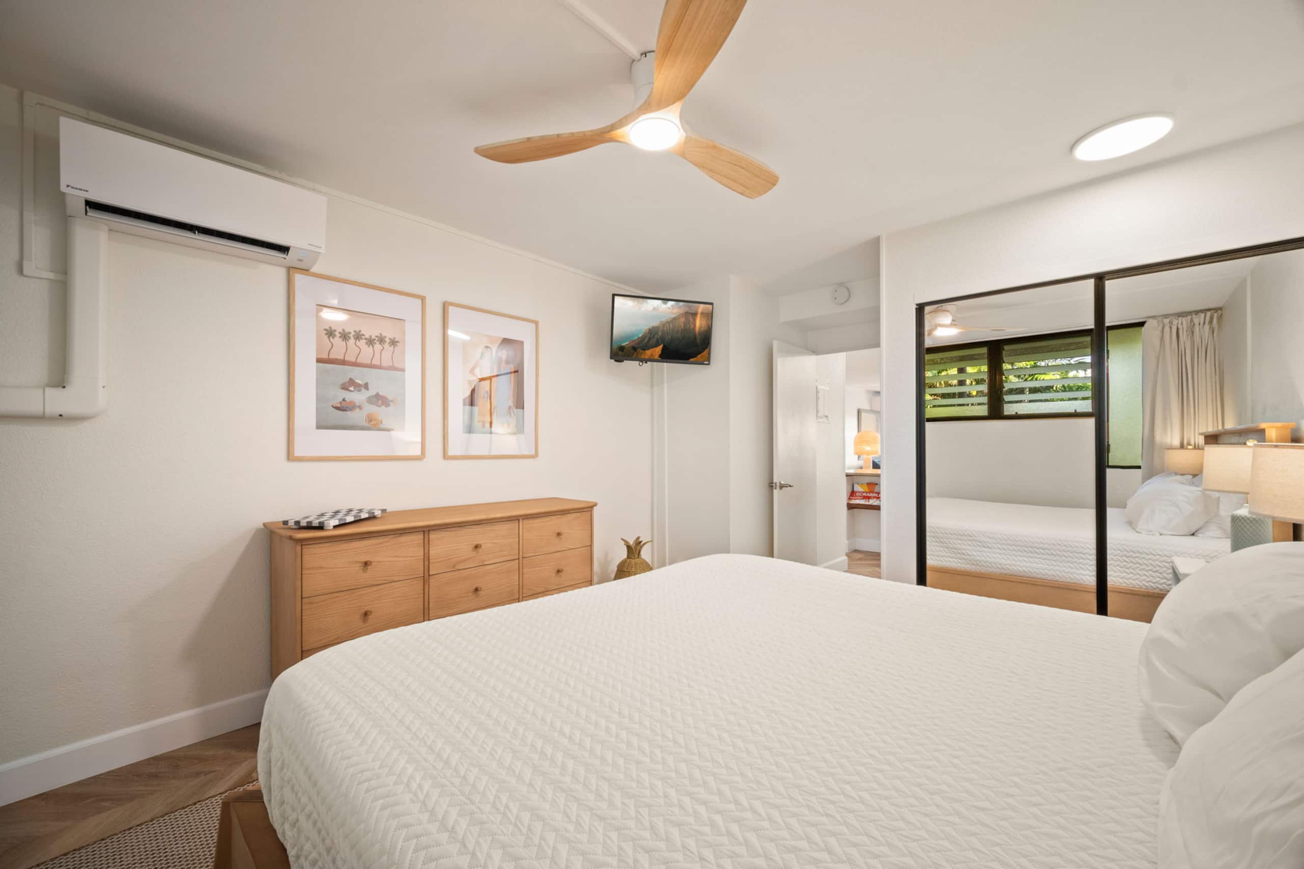 Modern Poipu condo, ocean views, AC, amenities! - Photo 26