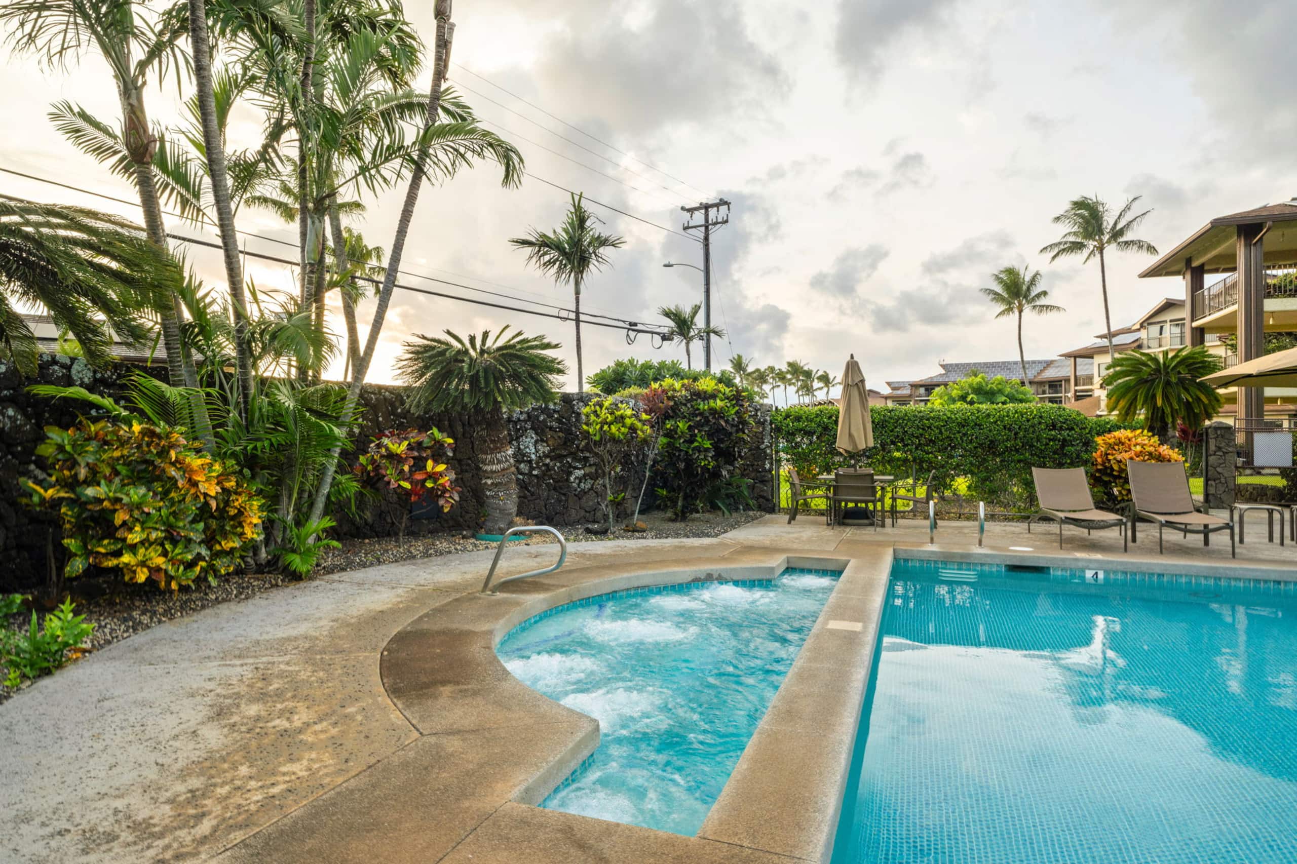 Modern Poipu condo, ocean views, AC, amenities! - Photo 41