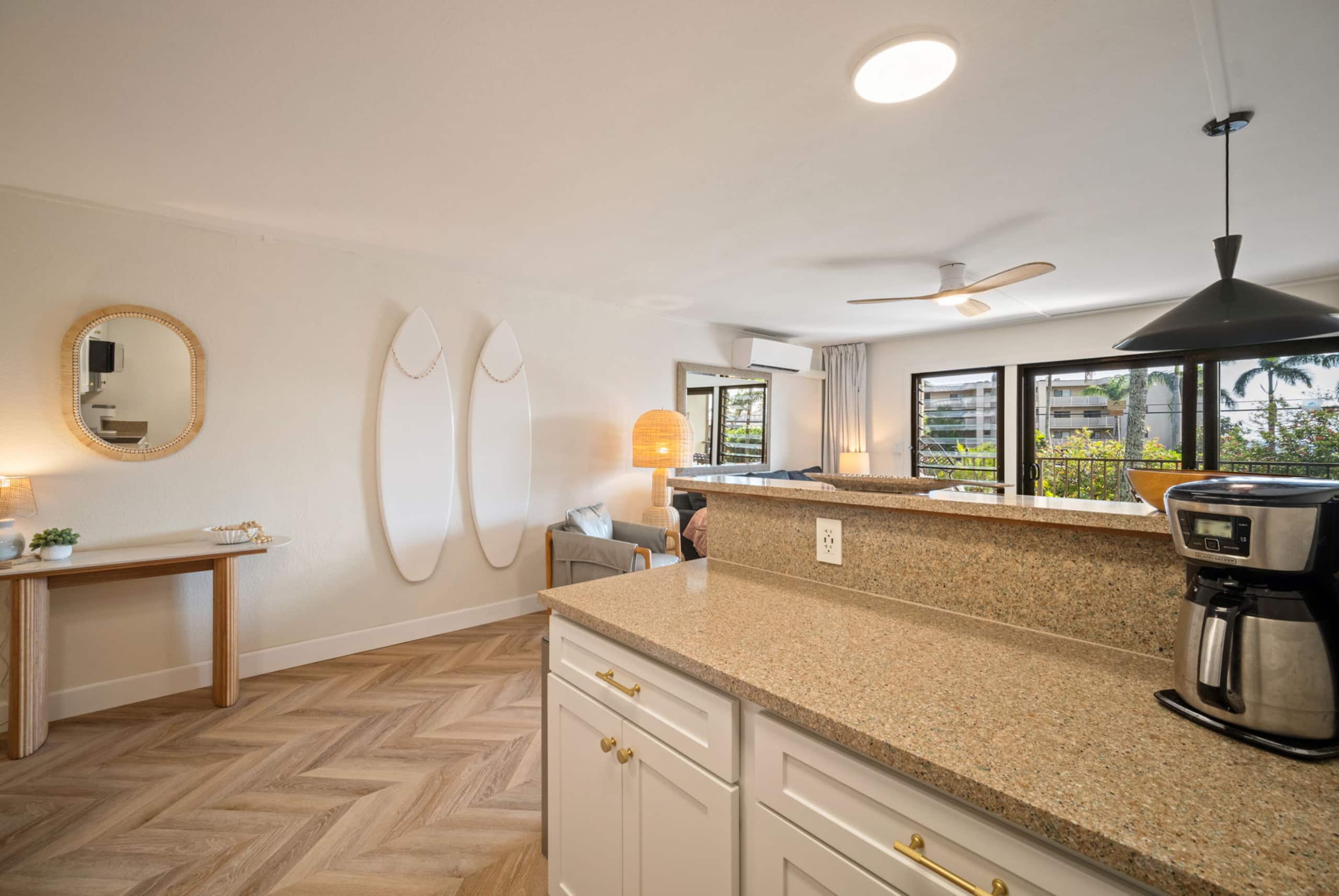 Modern Poipu condo, ocean views, AC, amenities! - Photo 18