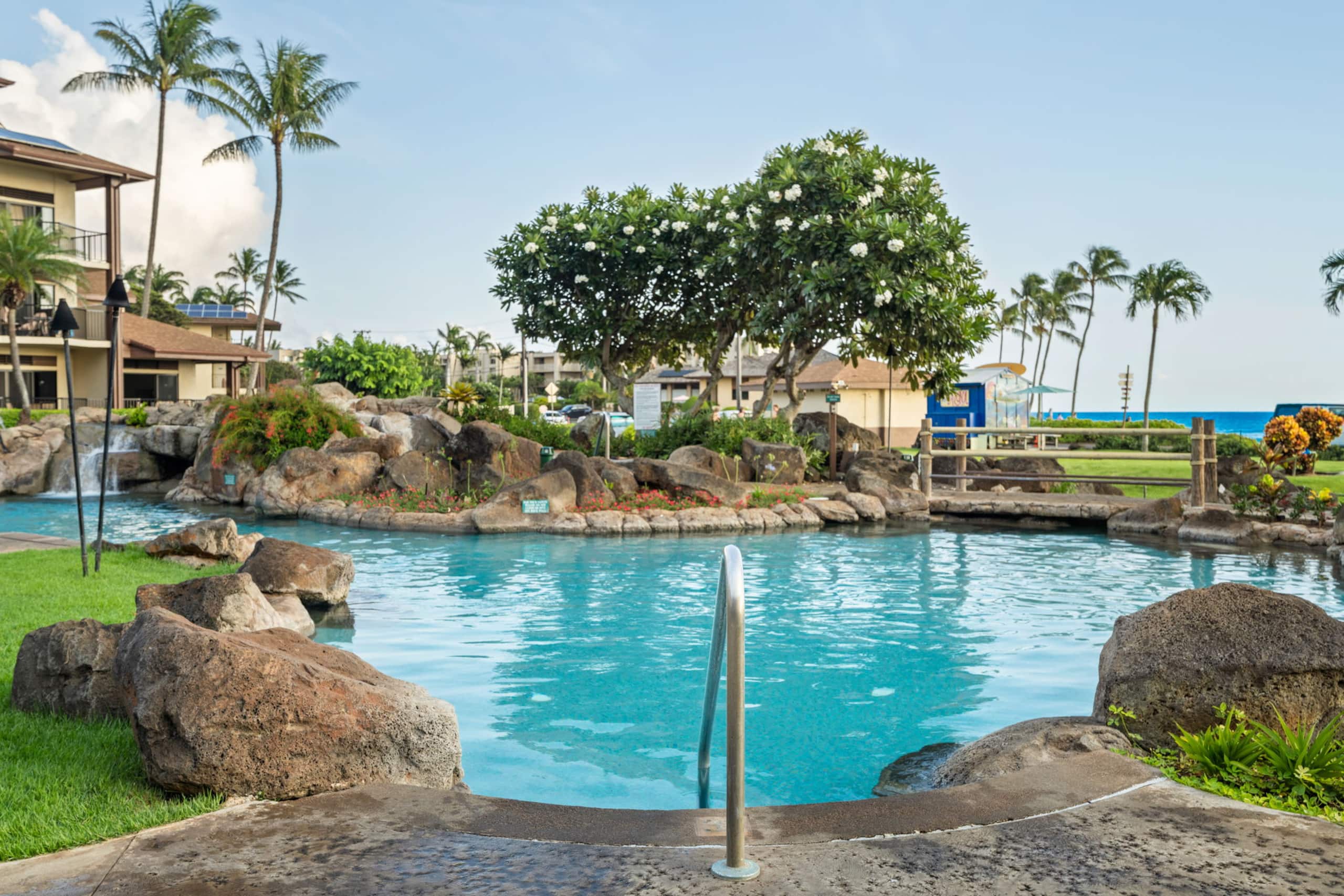 Modern Poipu condo, ocean views, AC, amenities! - Photo 43