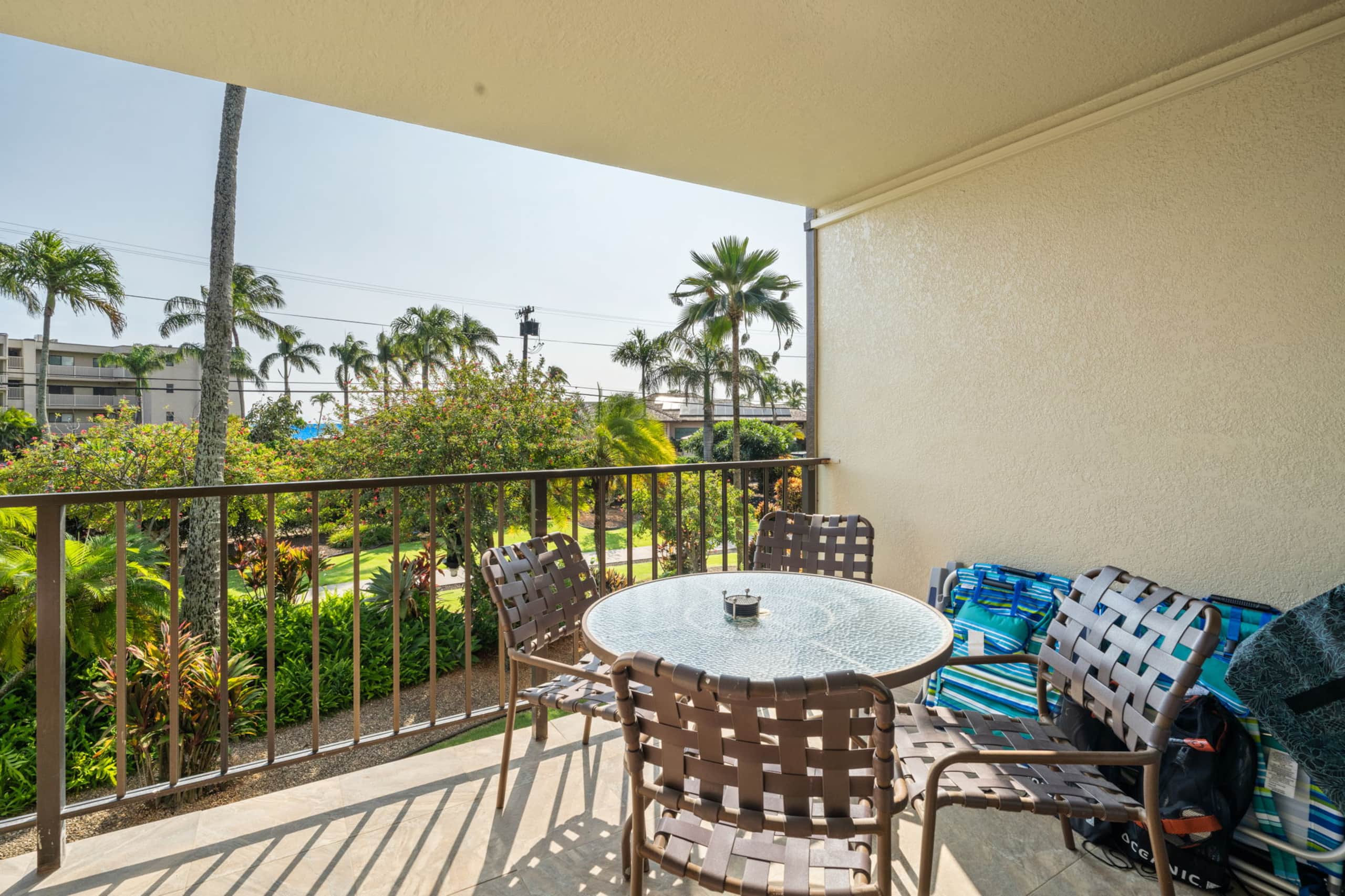 Modern Poipu condo, ocean views, AC, amenities! - Photo 35