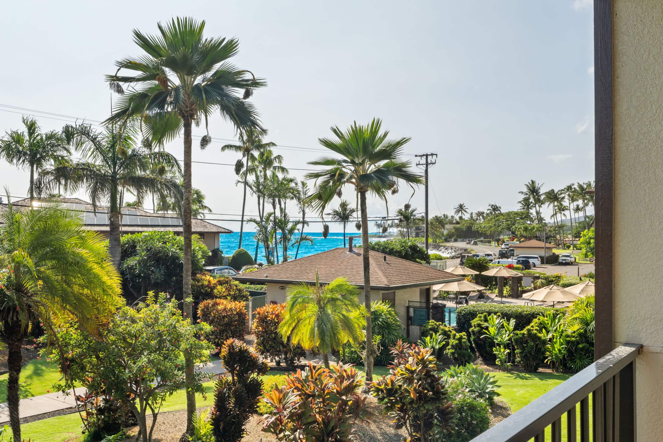 Modern Poipu condo, ocean views, AC, amenities! - Photo 44