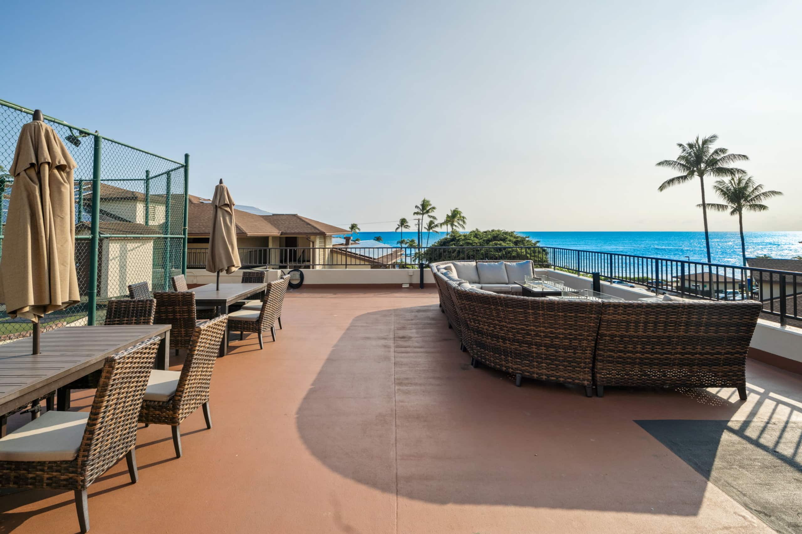 Modern Poipu condo, ocean views, AC, amenities! - Photo 31