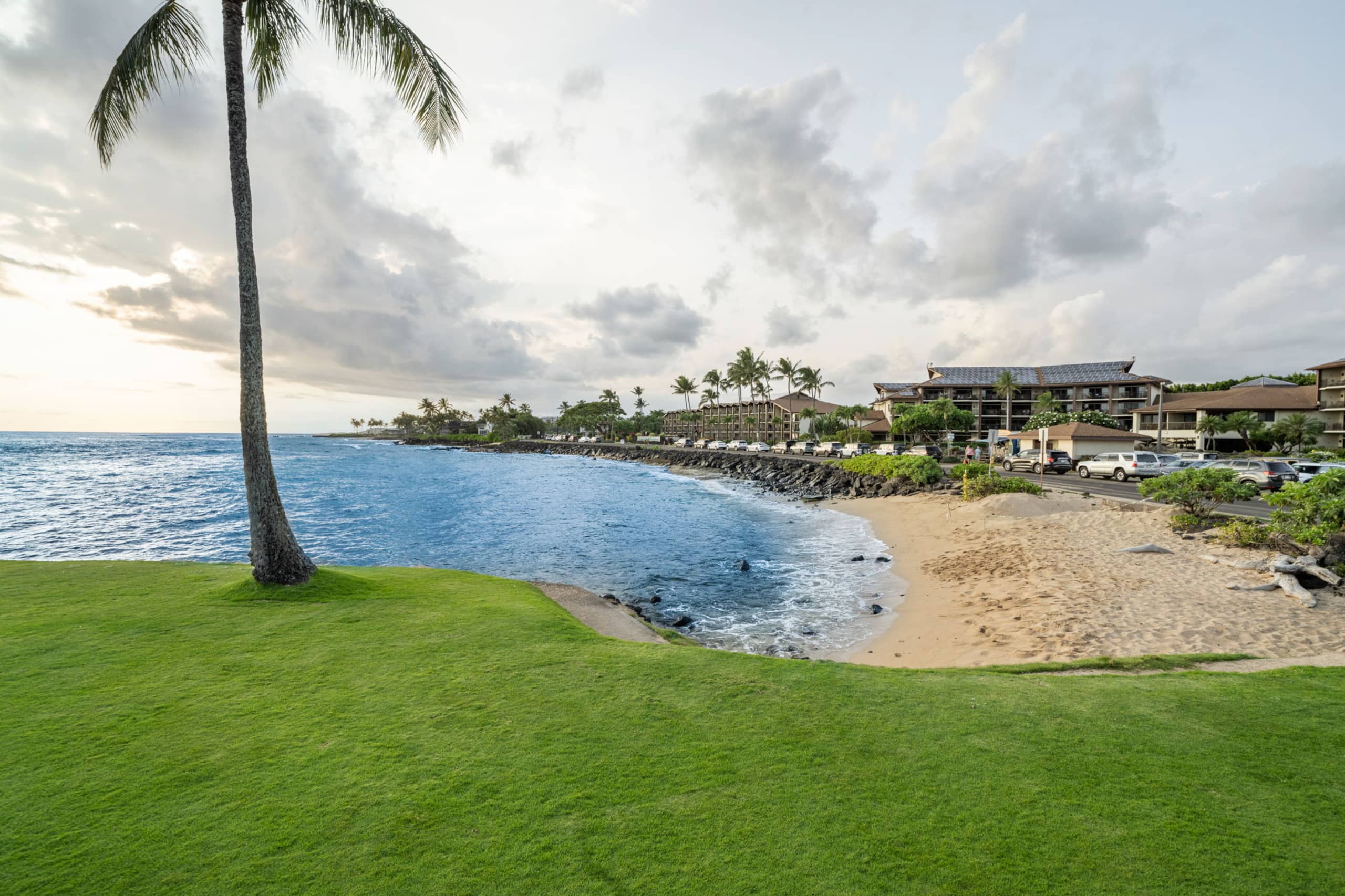 Modern Poipu condo, ocean views, AC, amenities! - Photo 52