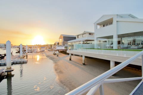 The Buddina House | Luxury Waterfront Haven