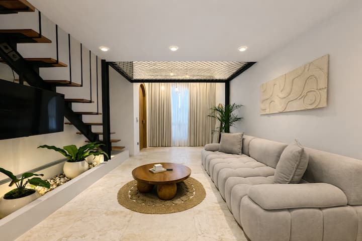 Boho Two-storey Flat Next To Sanur Beach W Bathtub - Sanur