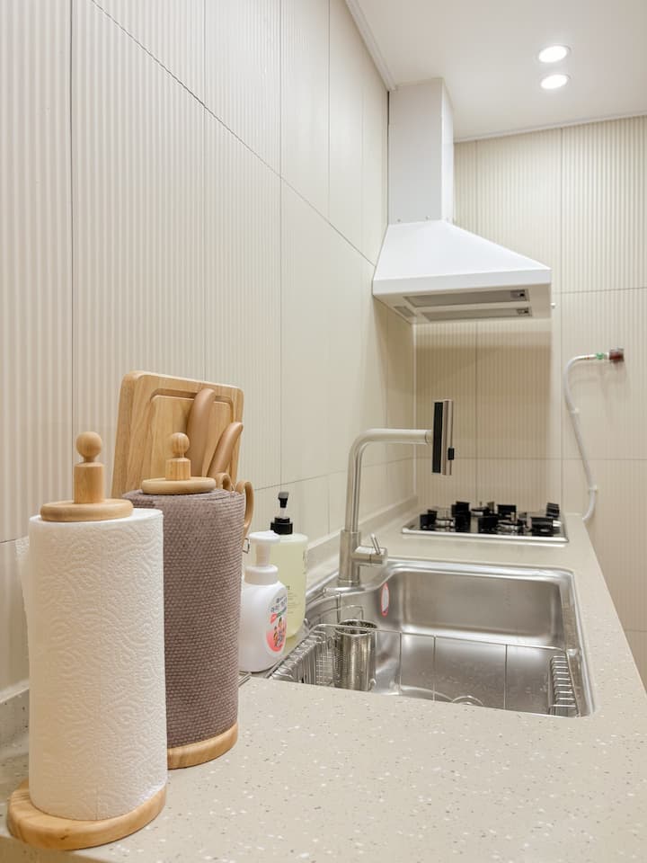 Tov Stay! Experience Hanlidan Street Just 1 Minute - 송죽동