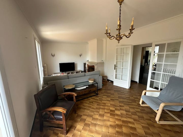 Cozy Home With A Large Garden And Near Vineyards - La Brède