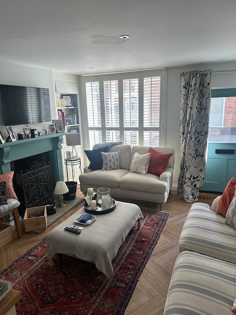 Successful Airbnb property: 32 Bailgate in Burton