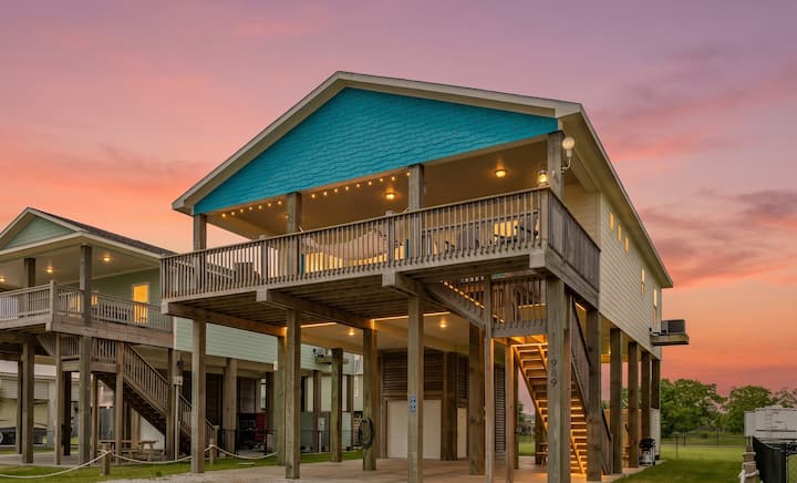 Steps To The Beach L Free Cancellation - Crystal Beach, TX