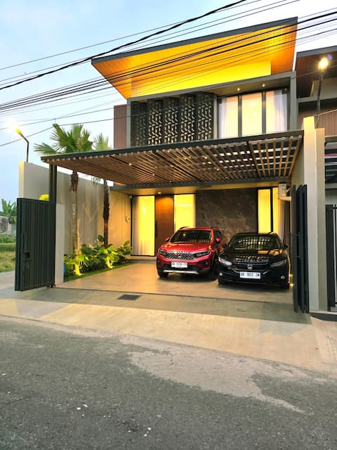 OMIGA Homestay - Modern & Exclusive Accommodation