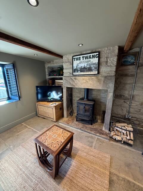 Top Airbnb: Coopers Cottage in Holme Valley
