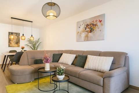 Beliebte Airbnb-Anzeige: Old Town Apartment | Free Parking | Balcony in Augsburg
