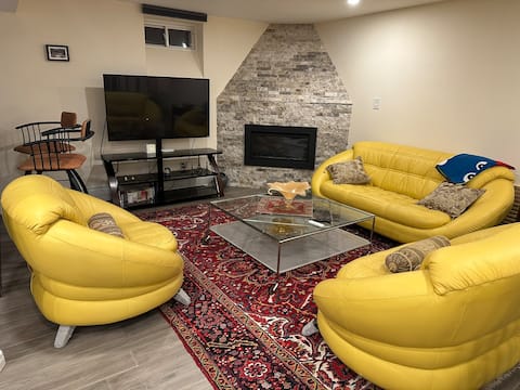 Top performing Airbnb: Quiet & Cozy Basement near HWY in Richmond Hill in Richmond Hill