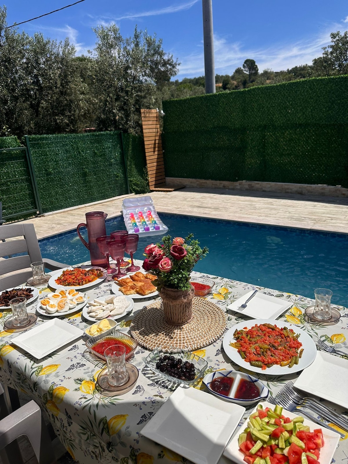 Havuzlu Deniz Manzaralı Sicak Havuz