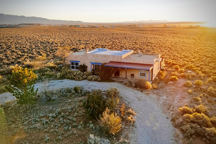 3bd, 2bth Pet Friendly Mtnview Adobe In El Prado - Taos, NM