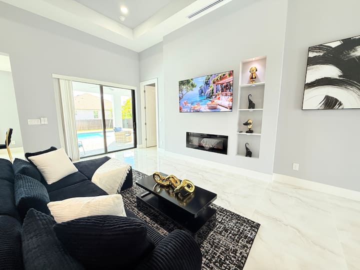 Luxury New Pool Home + Game Room | Cape Coral - Cape Coral, FL