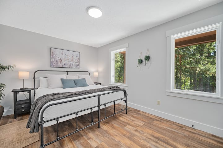 3rd-Bedroom (King) | 3rd-Full Bathroom Across Hall | Main Floor