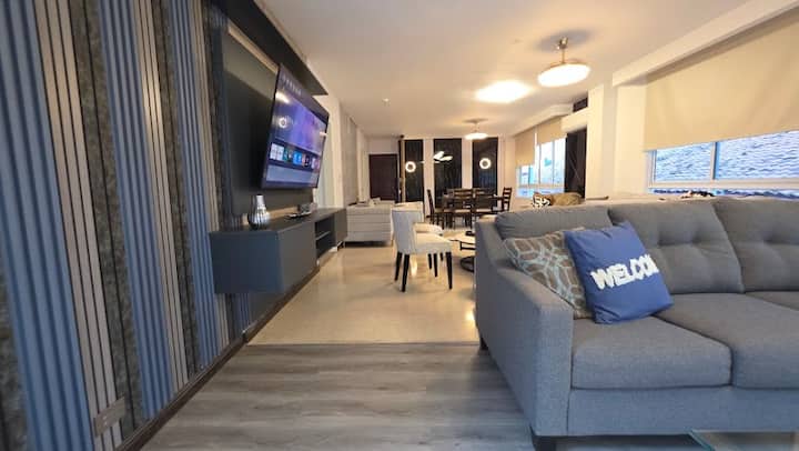 Exclusivo Apartamento En Ave. Balboa. - Ciudad de Panamá
