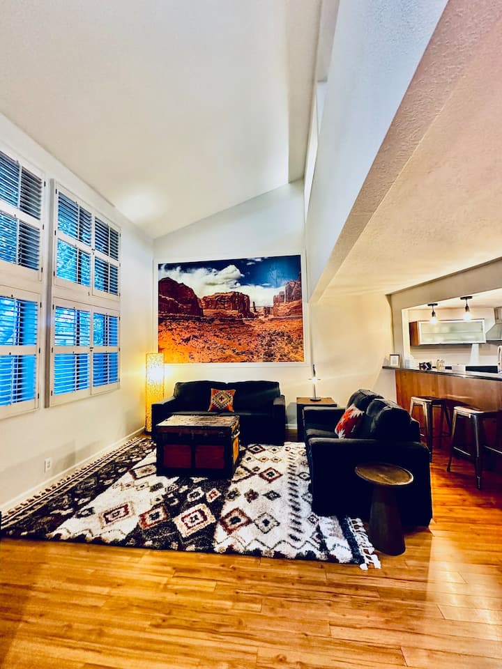 2br Loft With Private Patio In Old Town Scottsdale - Scottsdale, AZ